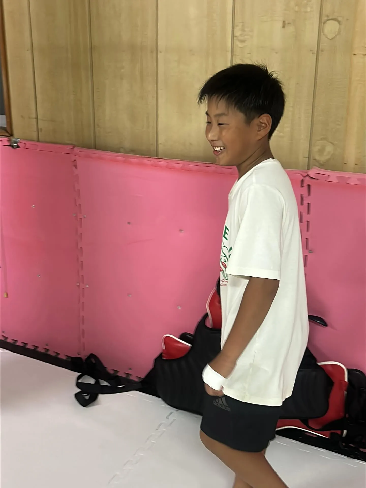 道場の整備とミットの修理🧑🔧