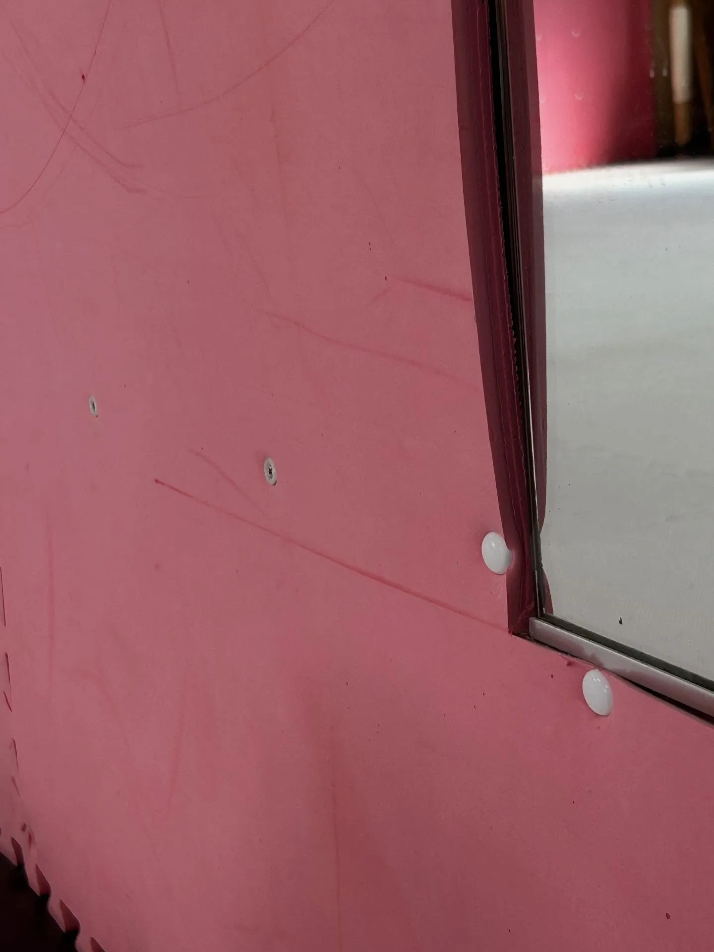 道場の整備とミットの修理🧑🔧