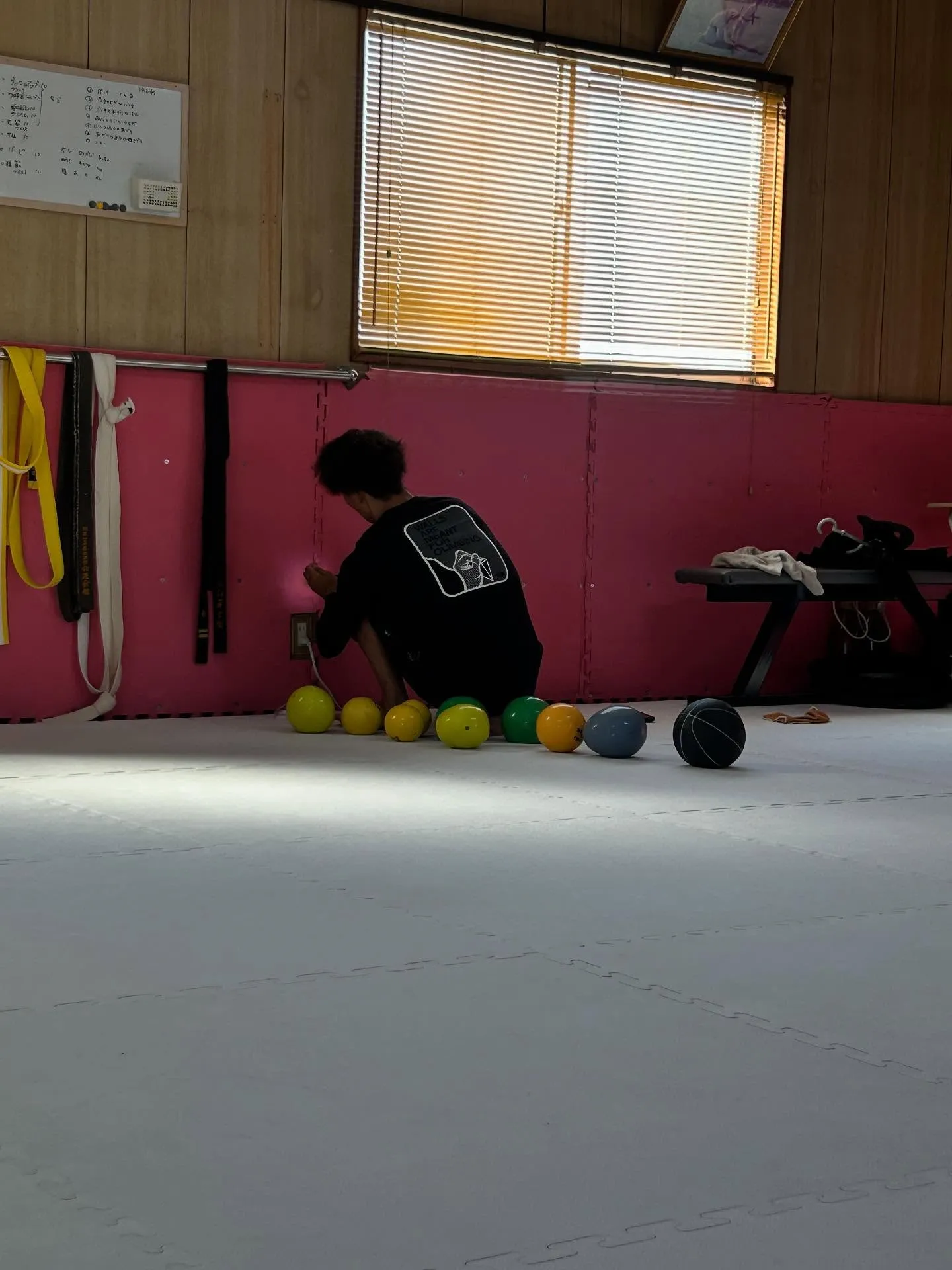 道場の整備とミットの修理🧑🔧